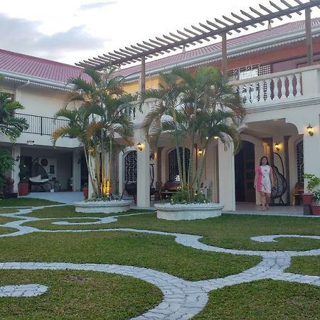 Готель Casa Familya Batac Екстер'єр фото