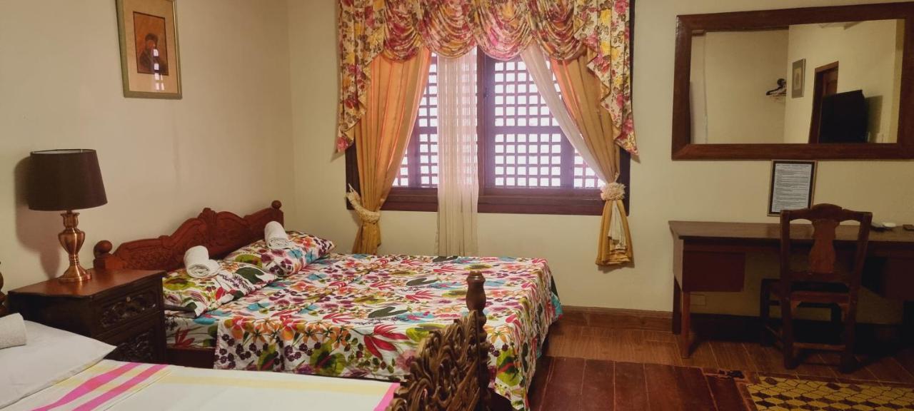Готель Casa Familya Batac Екстер'єр фото
