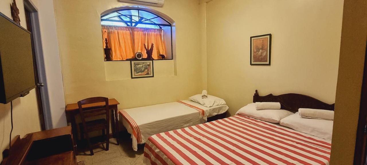 Готель Casa Familya Batac Екстер'єр фото