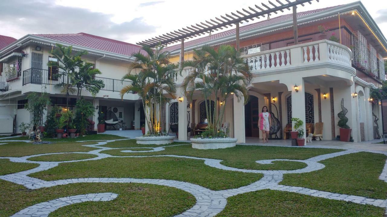 Готель Casa Familya Batac Екстер'єр фото