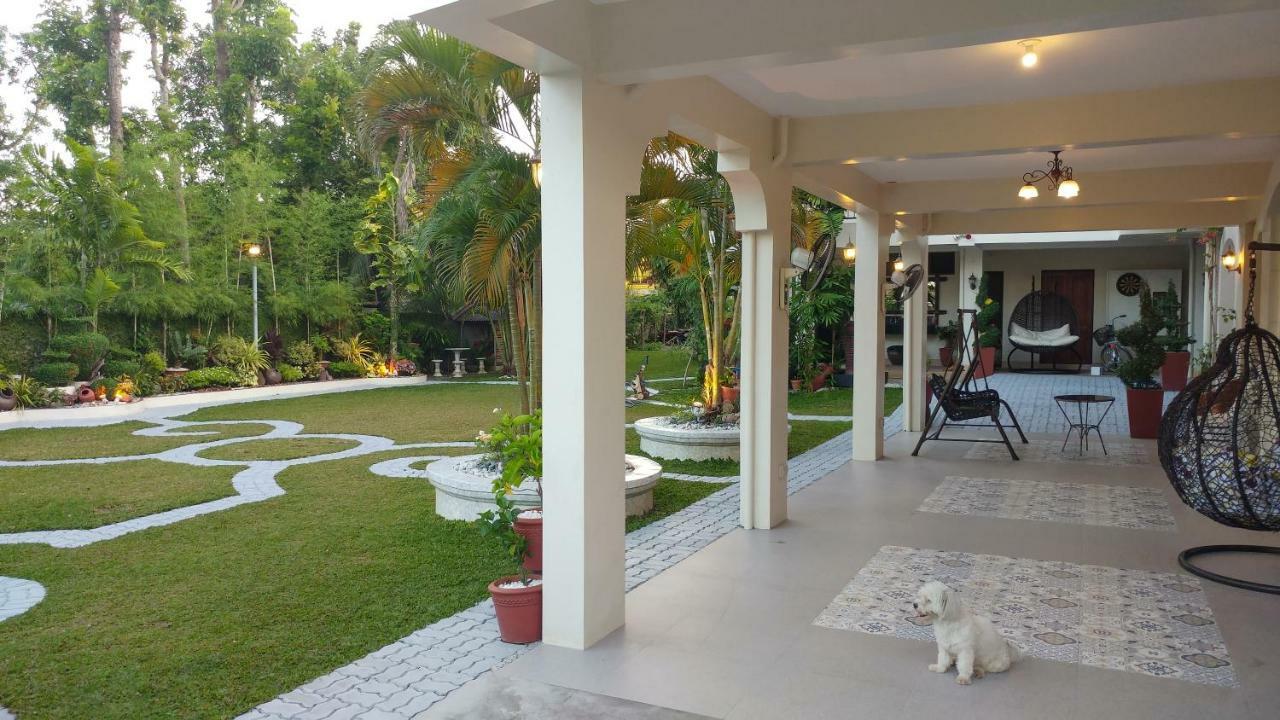 Готель Casa Familya Batac Екстер'єр фото
